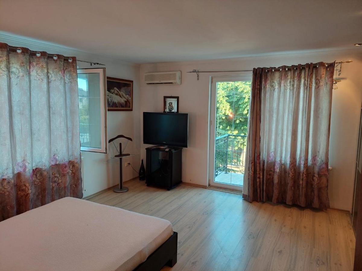 南埃福列Casa Doros公寓 外观 照片